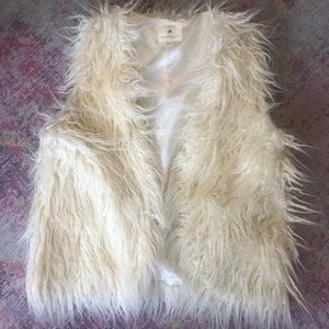 Shaggy beige vest